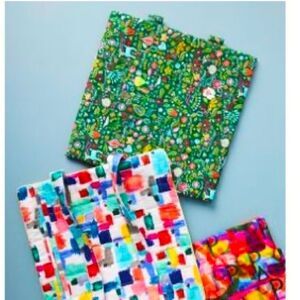 Danielle Kroll making spirits bright take & bake carrier in green color way